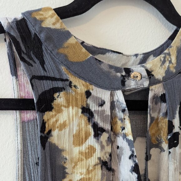 Boutique Floral Dress - Picture 3 of 5